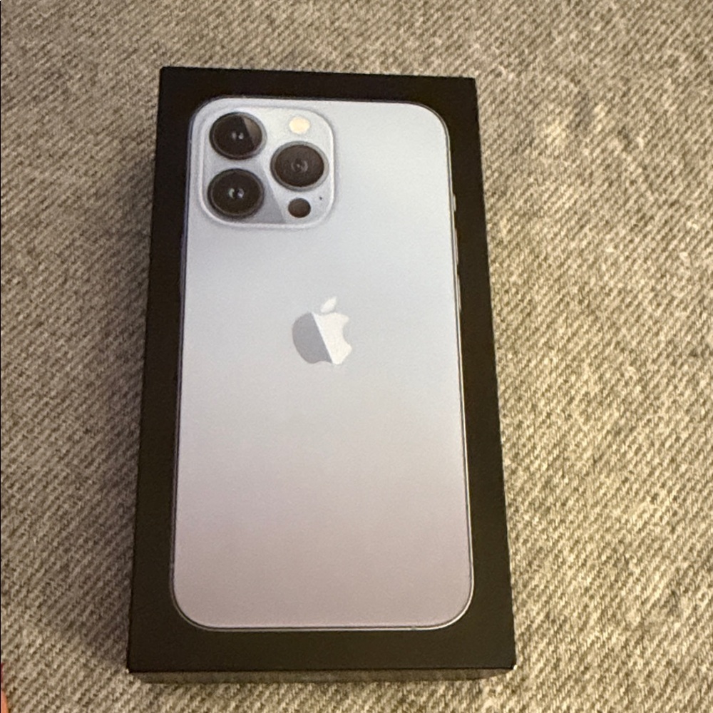 Apple iPhone 13 Pro - 128 GB - Sierra Blue For Parts Only
